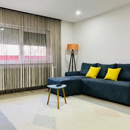 Comfy Apartment - Free Private Parking,Ac,Wi-Fi Карей Екстер'єр фото