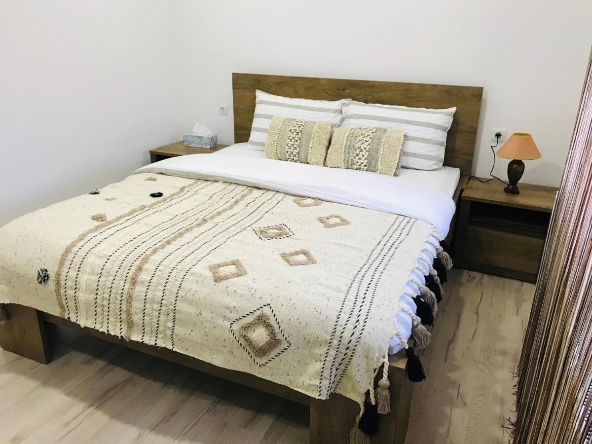 Comfy Apartment - Free Private Parking,Ac,Wi-Fi Карей Екстер'єр фото