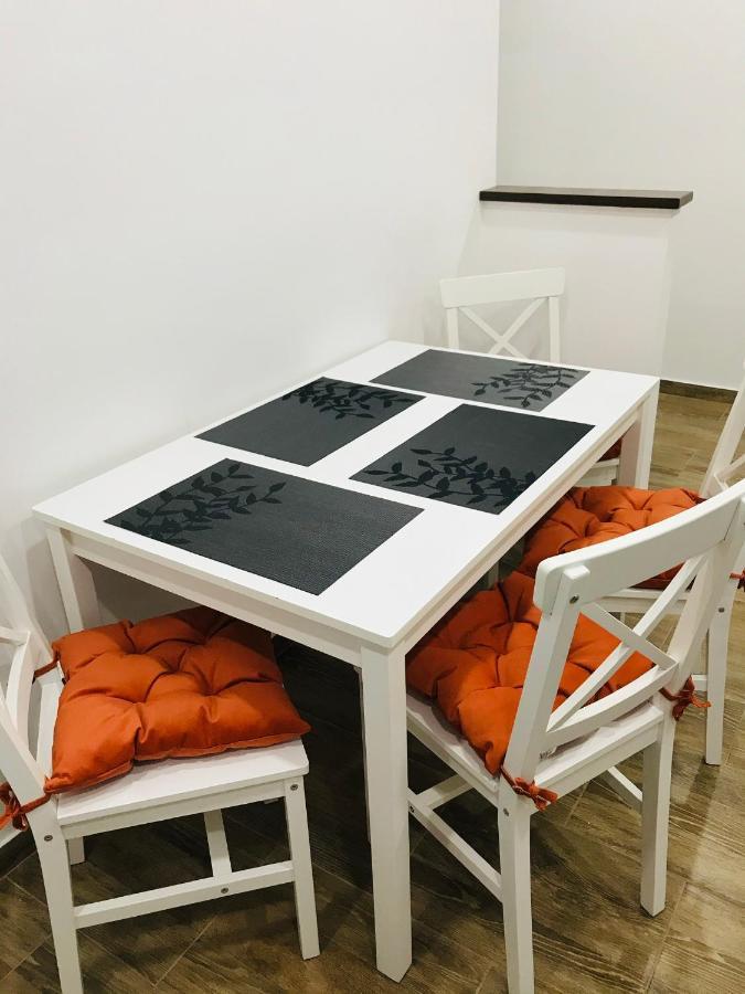 Comfy Apartment - Free Private Parking,Ac,Wi-Fi Карей Екстер'єр фото