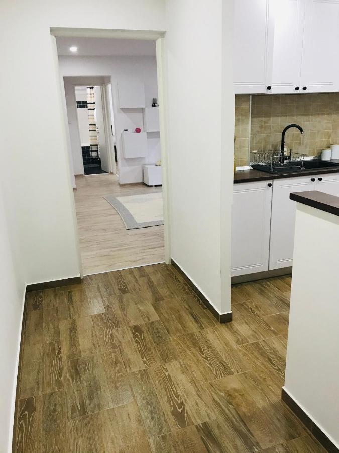 Comfy Apartment - Free Private Parking,Ac,Wi-Fi Карей Екстер'єр фото