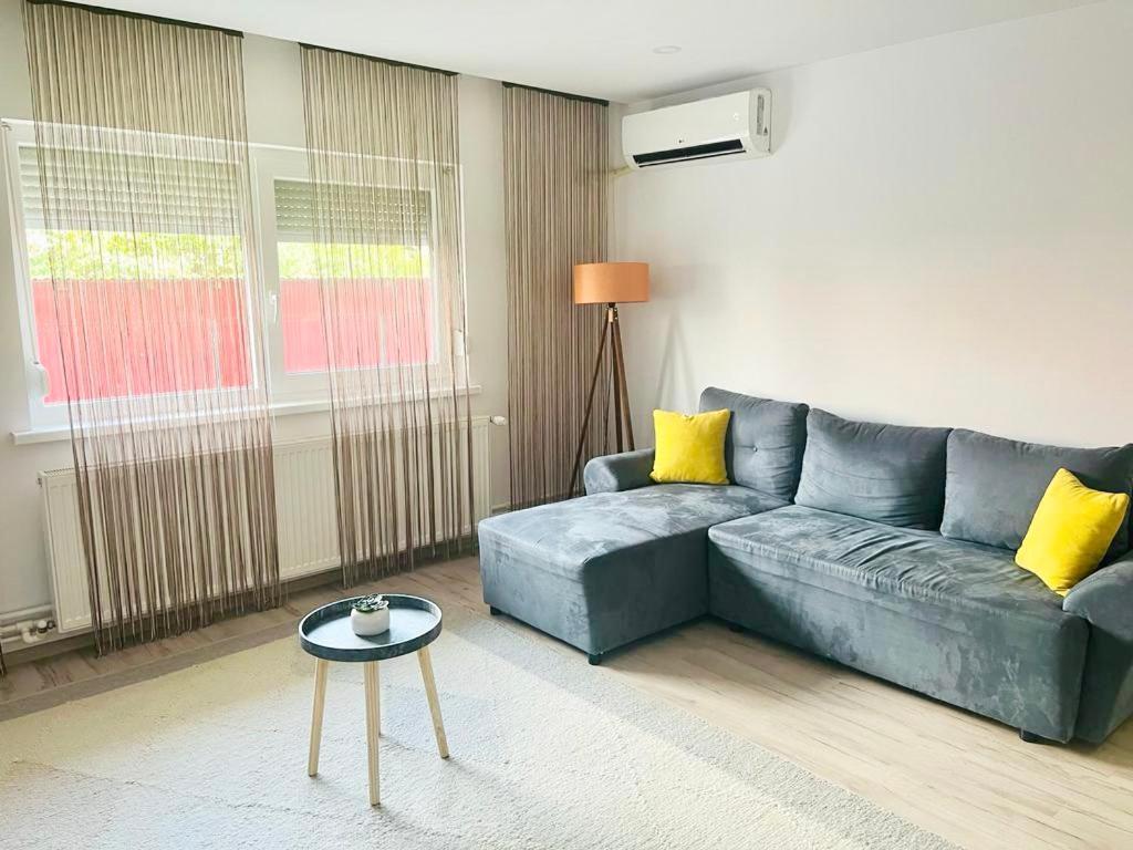 Comfy Apartment - Free Private Parking,Ac,Wi-Fi Карей Екстер'єр фото